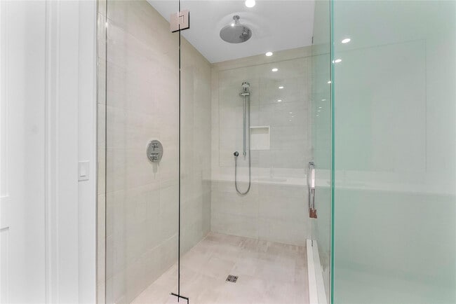 Building Photo - 153 N Seabreeze Blvd