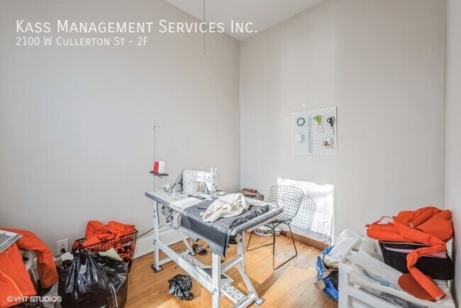 Building Photo - 2100 W Cullerton St