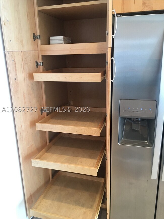 Building Photo - 1408 Brickell Bay Dr
