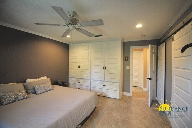 Building Photo - Gorgeous3 Bedroom Home in Mary Esther!