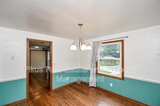 Building Photo - 1280 Linwood Ave SW