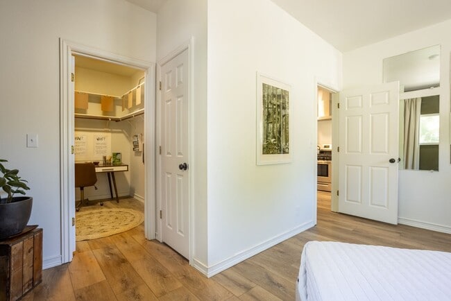 Building Photo - Ultra Unique Chico Tree House in The Avenues