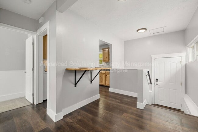 Building Photo - 486 2nd Ave