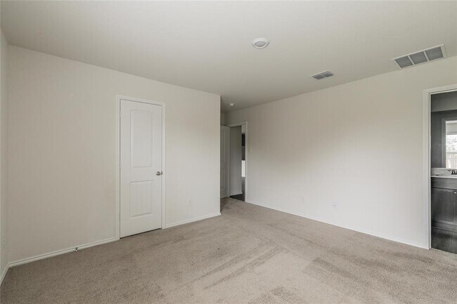 Building Photo - 1705 Avery Pointe Dr
