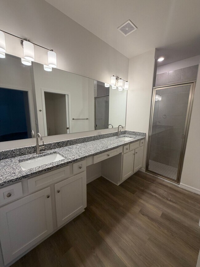 Building Photo - 16105 Badalona Dr