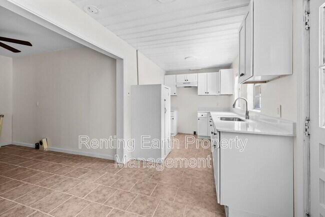 Building Photo - 6724 2nd Ave S