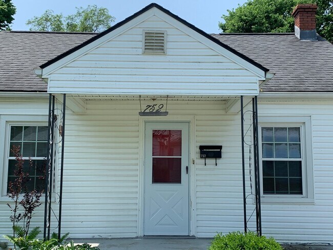 Building Photo - Pre-Leasing Now for Fall Semester 2026