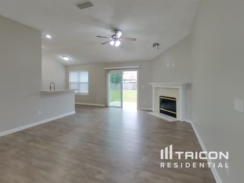 Building Photo - 11507 Otters Den Ct E