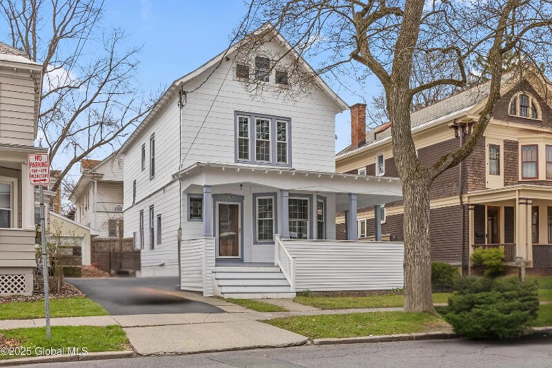 Primary Photo - 559 Myrtle Ave