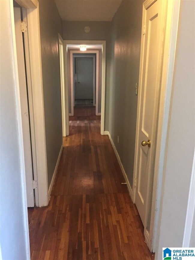 Building Photo - 2710 12th Ave E