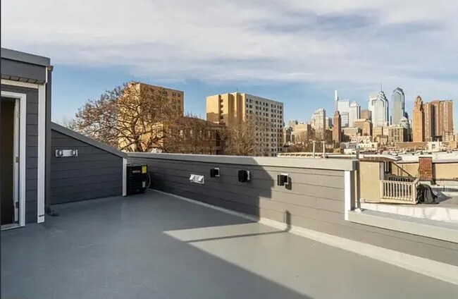 Building Photo - Elevated City Living in a Newly Constructed Grad Hospital Triplex