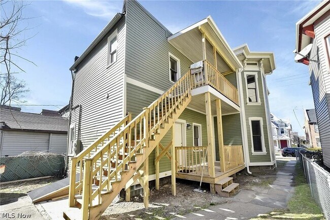 Building Photo - 3401 Clinton Ave