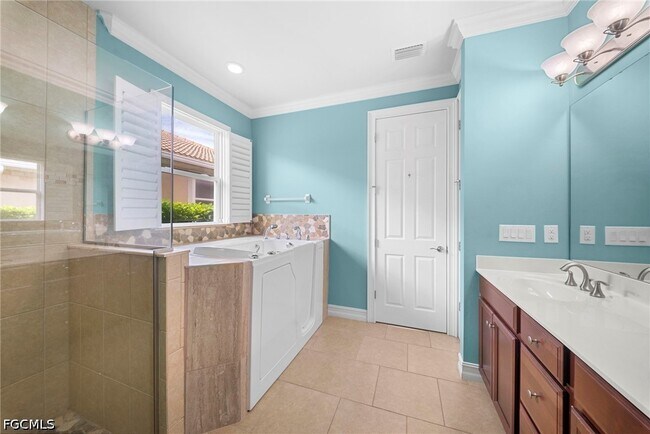 Building Photo - 13105 Silver Thorn Loop