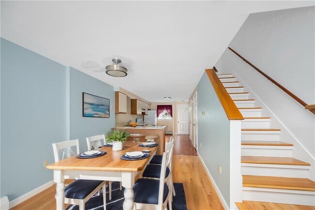 Building Photo - 33 Sakonnet E