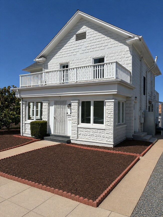 Building Photo - 4874-4876 Palm Avenue