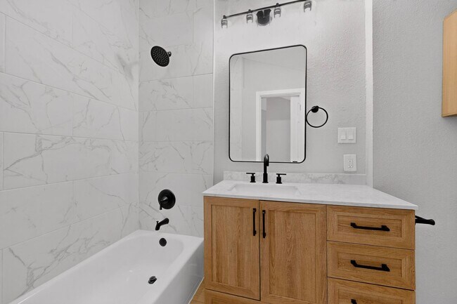 Building Photo - Newly Renovated Home In Watauga Ready To Be Yours!!!!