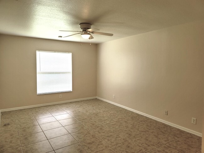 Building Photo - 3438 SW San Benito St