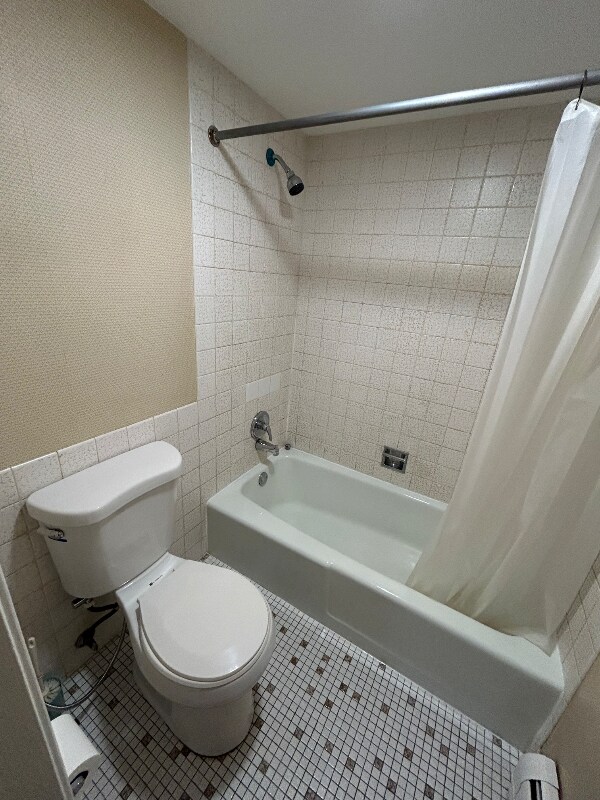 Building Photo - 104 E Bailey Rd