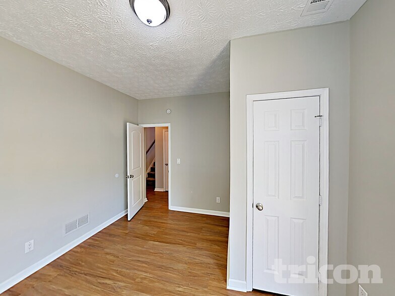 Building Photo - 12310 Riviera Dr