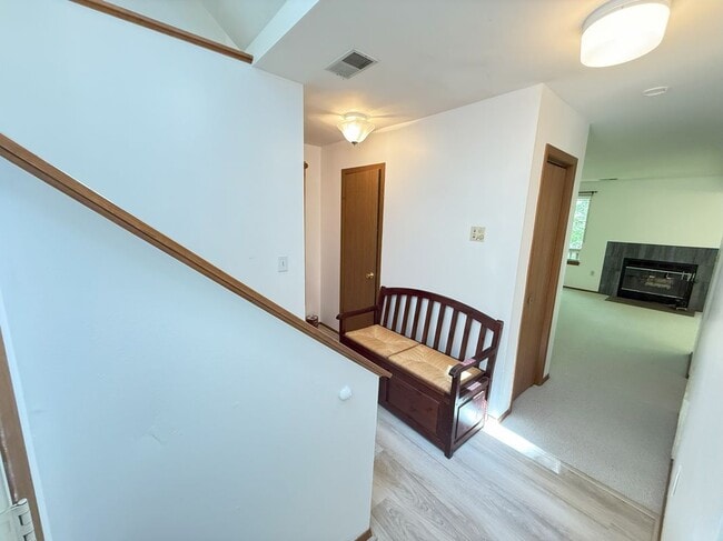 Building Photo - 134 English Ct