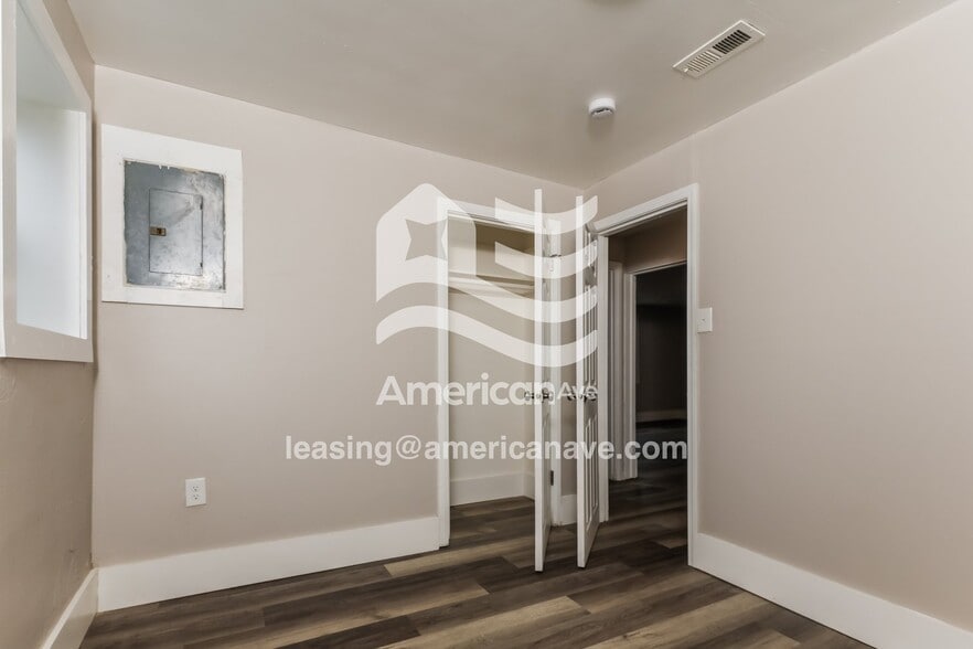 Building Photo - 2852 Revels Ave