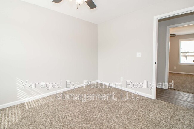 Building Photo - 1115 Hillwood Dr