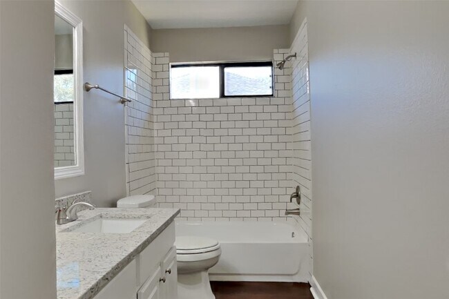 Building Photo - 32126 Willow Creek Park