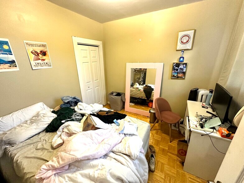 Building Photo - 68 Egmont St