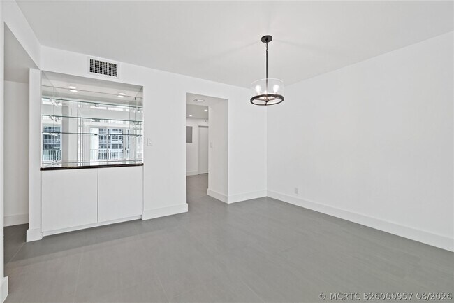 Building Photo - 1360 S Ocean Blvd