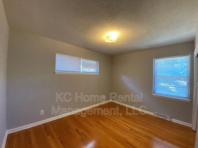 Building Photo - 11226 Jackson Ave