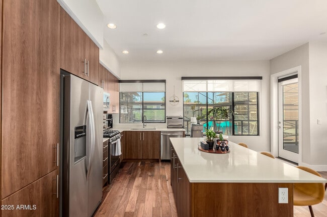 Building Photo - 7300 E Earll Dr