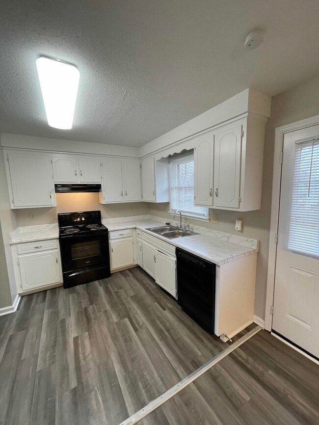 Building Photo - 1005 Peachers Mill Rd