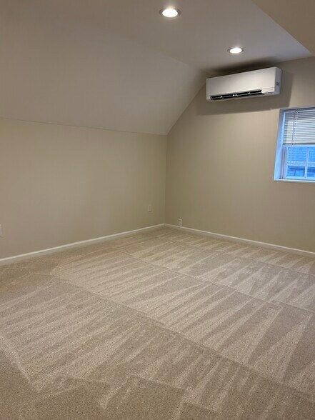 Building Photo - 629 Orlando Ter