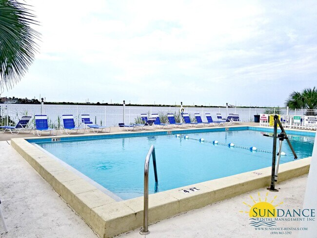 Building Photo - 2-Bedroom Condo with Direct Water Access and Scenic Views!