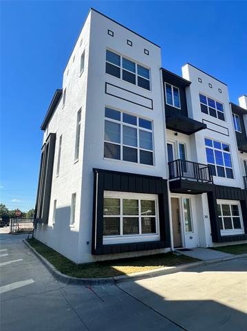 Primary Photo - 13325 Bee St