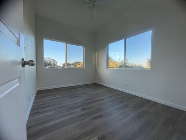 Building Photo - 837 Kili Pl