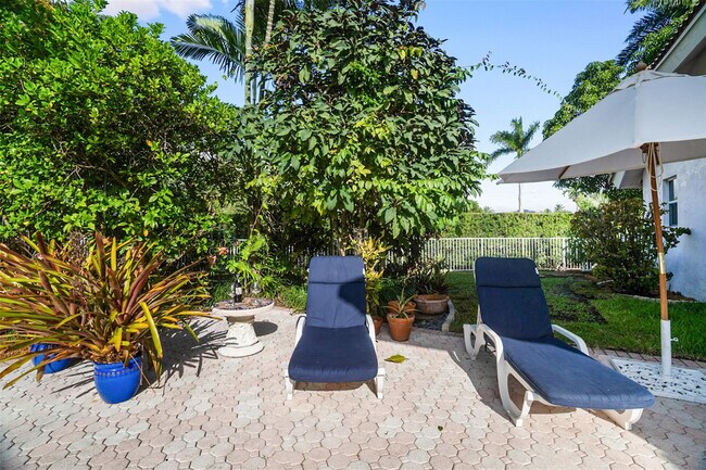 Building Photo - 1012 SW 156th Ave