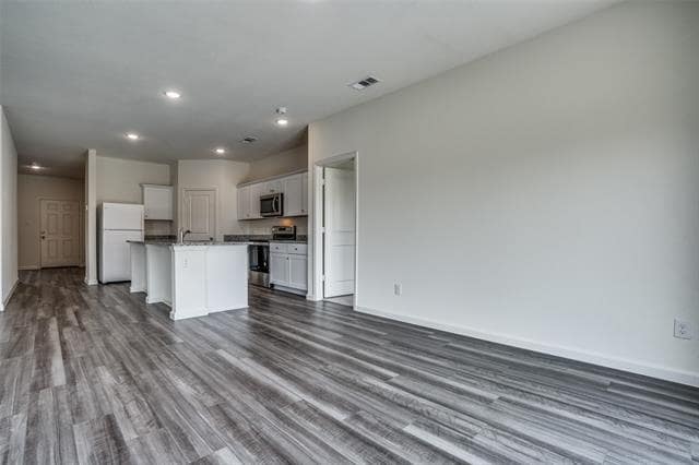 Building Photo - 786 Wilshire Dr