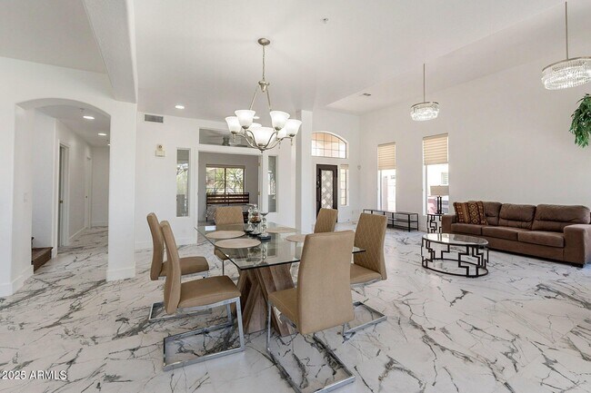 Building Photo - 11525 E Desert Willow Dr