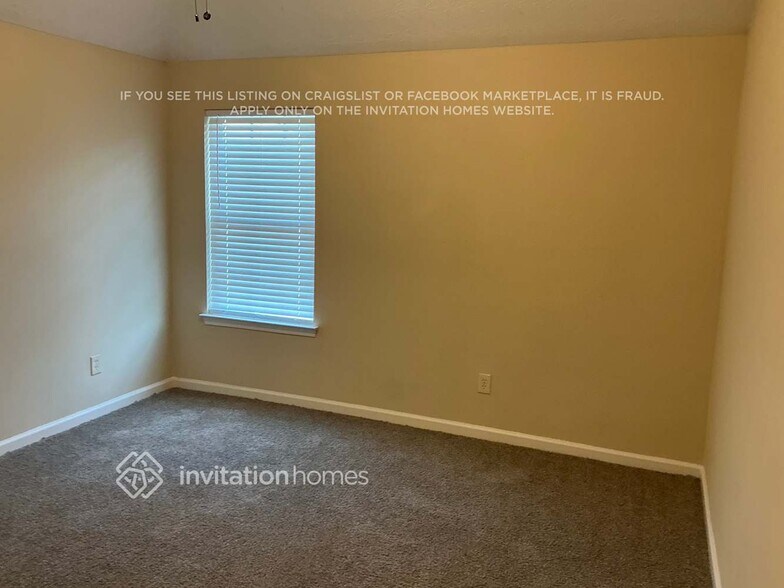 Building Photo - 4444 Grove Lake St SW