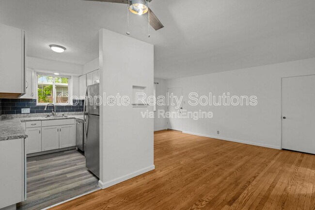 Building Photo - 7876 Big Bend Blvd