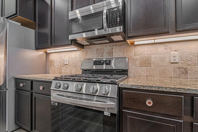 Building Photo - 6106 Purtis Crk Dr