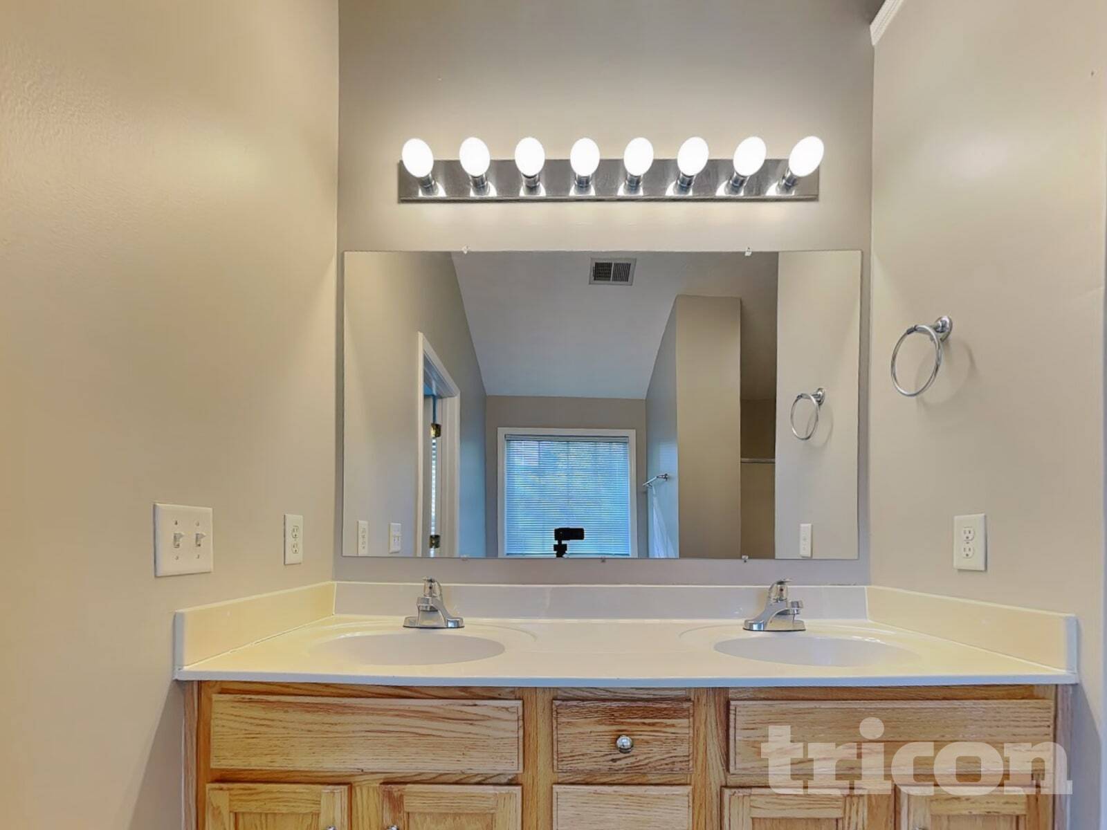 Building Photo - 75 Christopher Dr