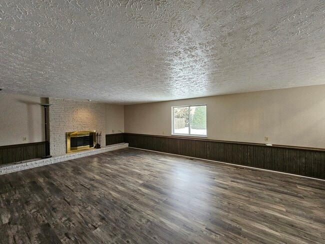 Building Photo - 3589 Delmar Dr