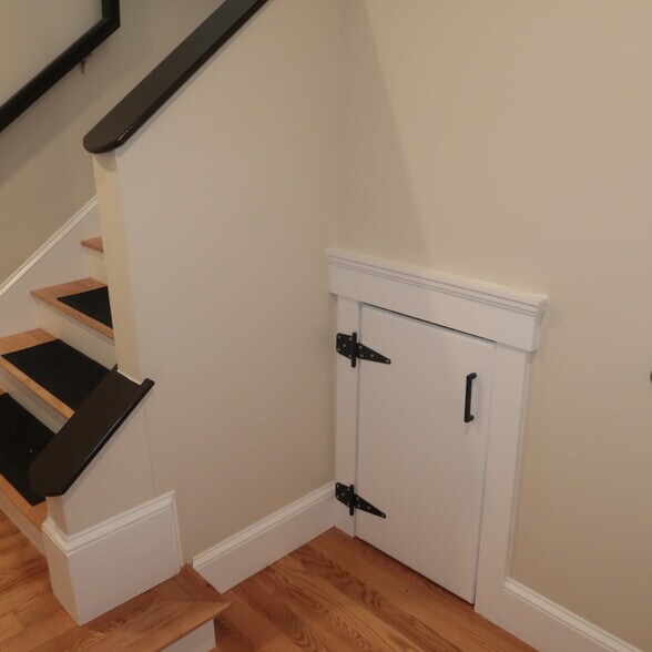 Building Photo - 32 Newhall St