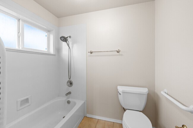 Building Photo - 1137 Riverrock Way