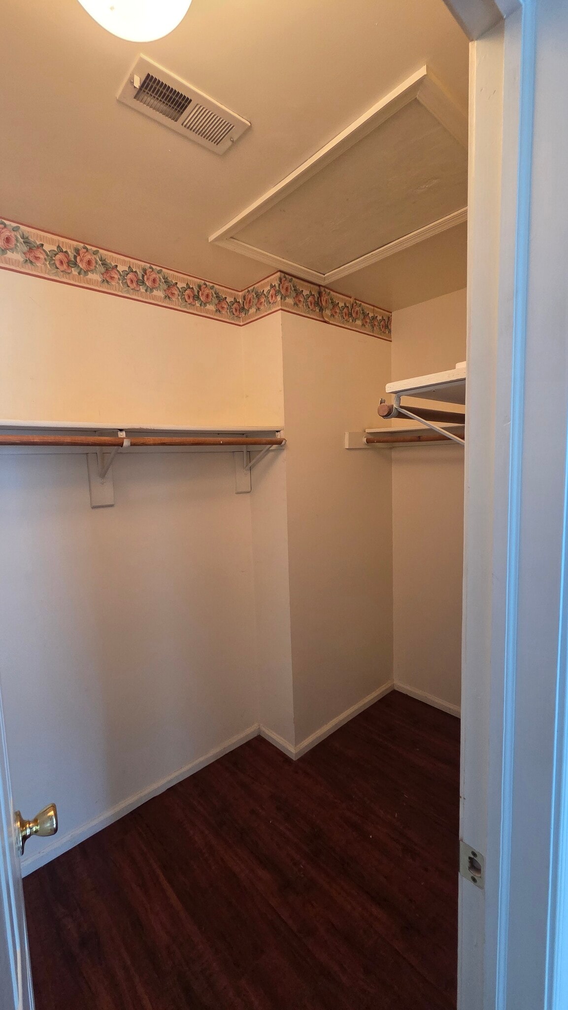 Building Photo - 1982 Willings Ln