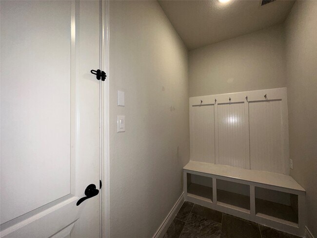 Building Photo - 143 Trophy Canyon Dr