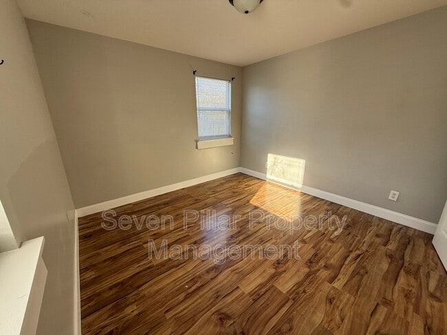 Building Photo - 1046 Republic Ave