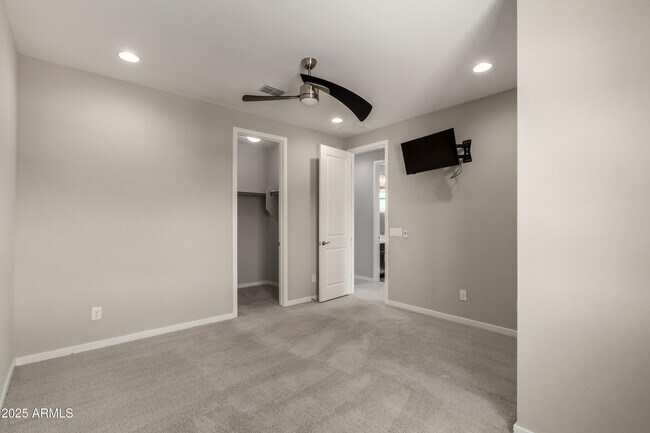 Building Photo - 3551 E Louise Dr